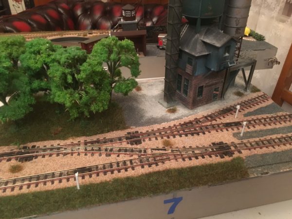 Servo powered, DCC controlled, uncoupling ramps for 009 / H0e / H0m ...